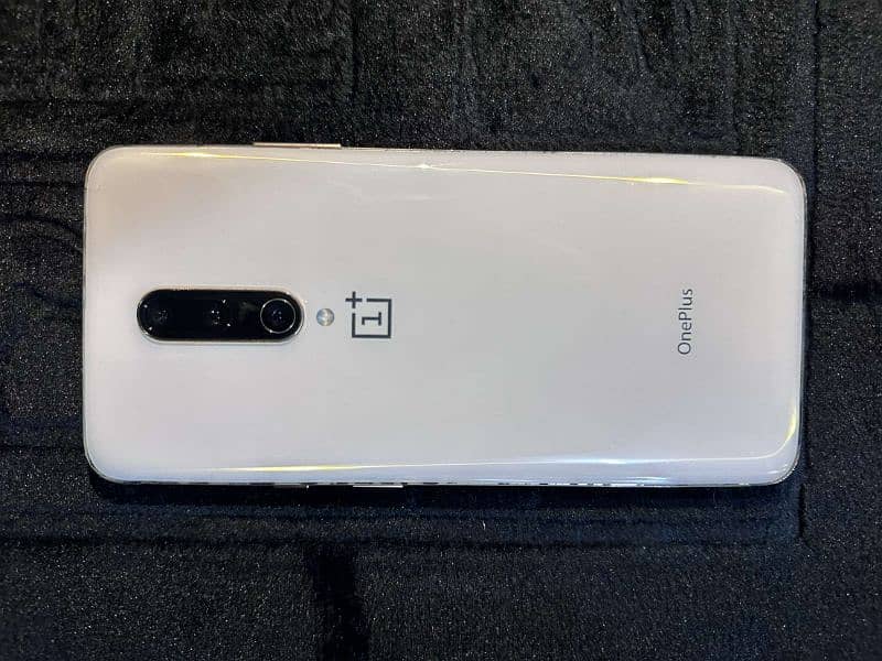 OnePlus 7 pro Gold n White Edition 9