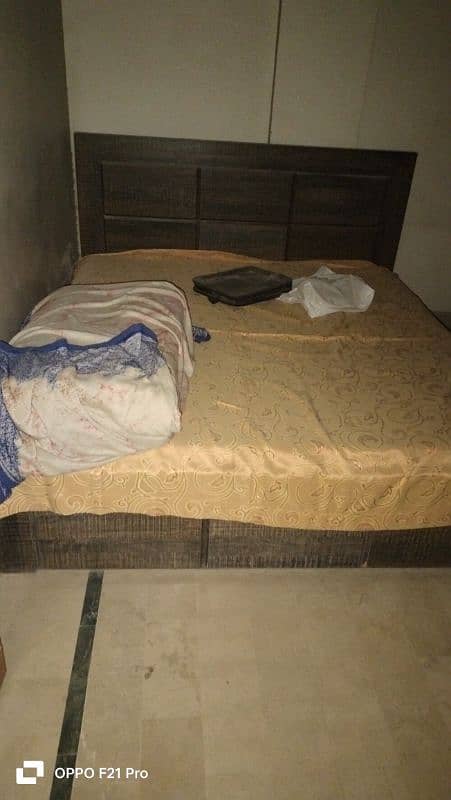 one cupboard 3 door's two beds New condition 0