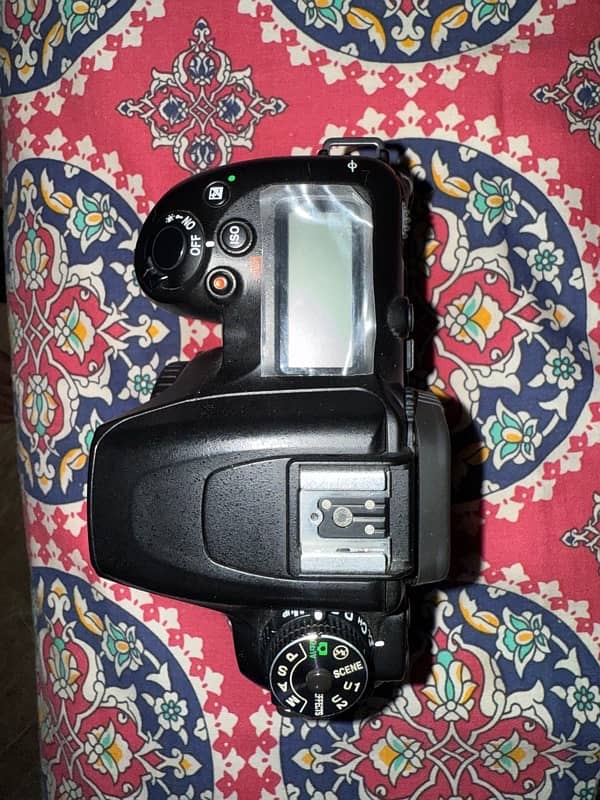 Like New Nikon D7500 DSLR camera with 18-140 lens VR 1