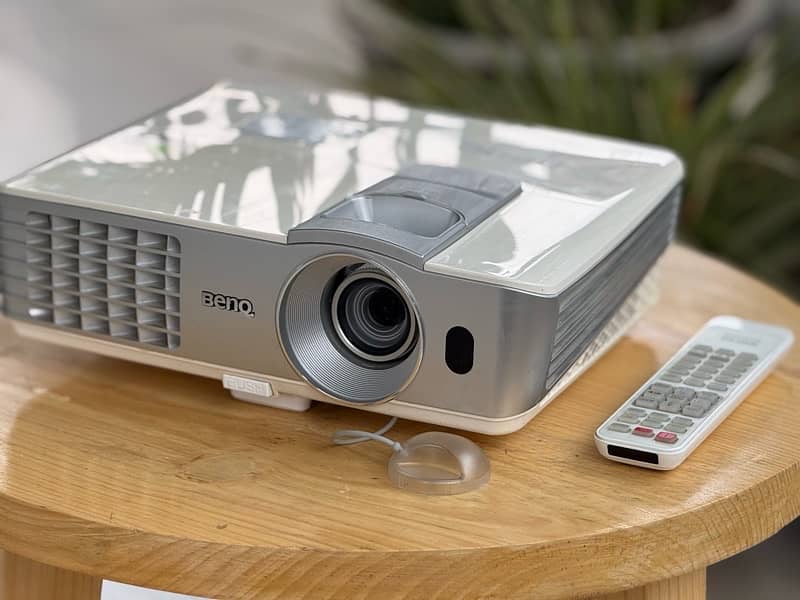 Projector BenQ W1070 - 3D - 2000 lumens - Full HD (1920 x 1080) 2