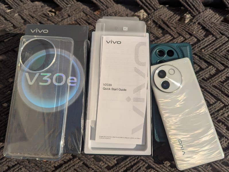 Vivo V30e 5G 1