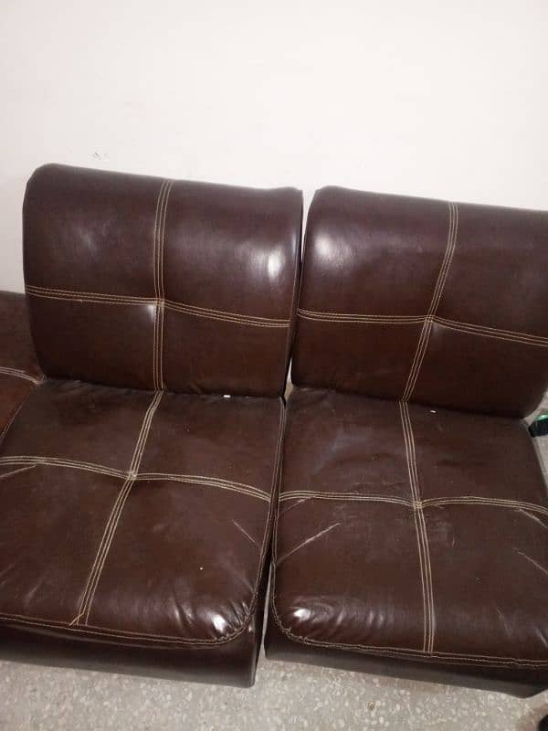 4 sofas 1