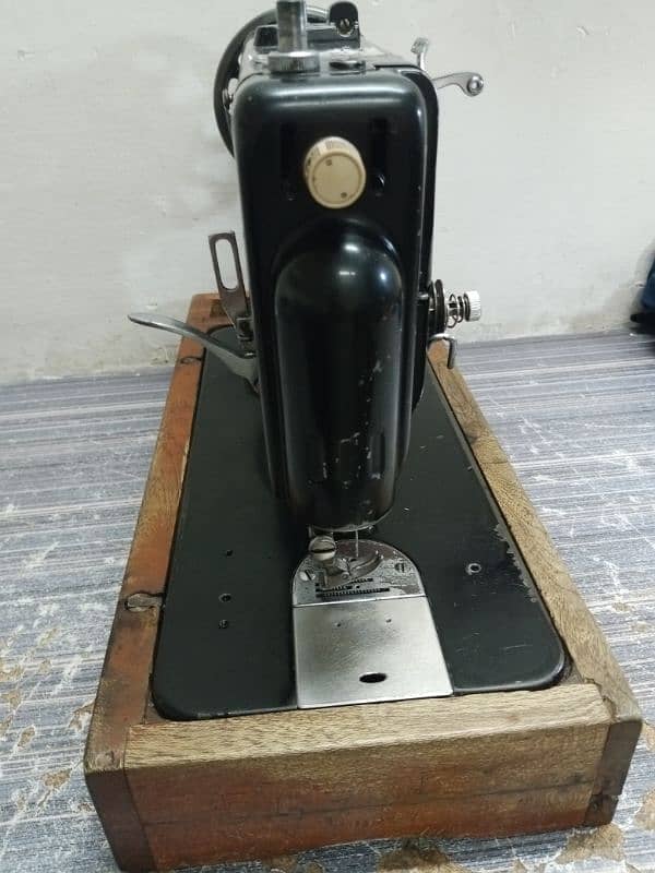 TOYOTA Sewing machine 3