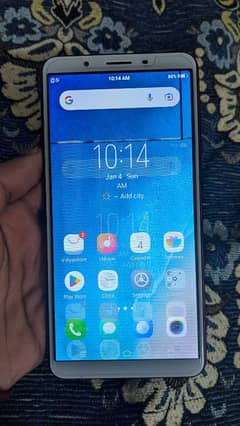 Vivo V7 plus 4/64 gb