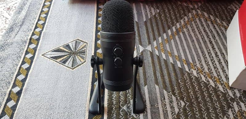 Fifine K690 USB Microphone 1