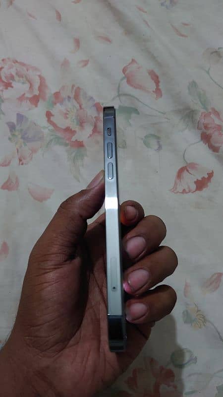 I phone 12 pro condition 10 by 9.5 bettery health 84 6