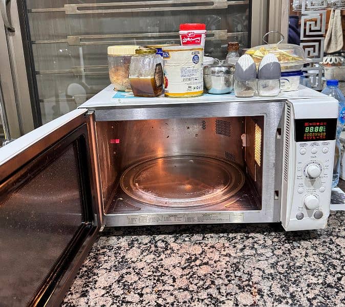 LG Microwave Oven 5