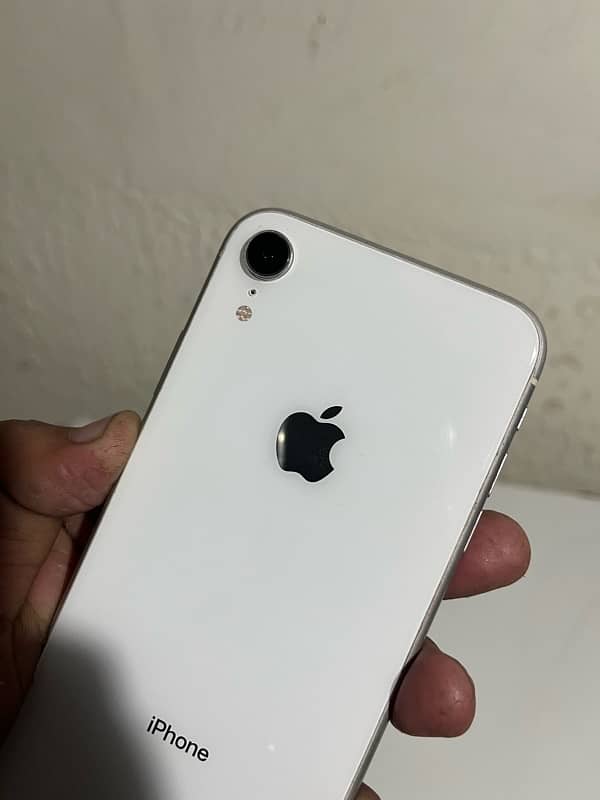 IPHONE XR  (PTA APROVED) ORIGINAL GANIUNE PHONE. NO OPENED 0