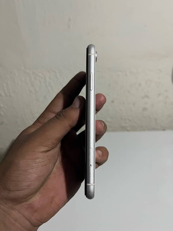 IPHONE XR  (PTA APROVED) ORIGINAL GANIUNE PHONE. NO OPENED 2