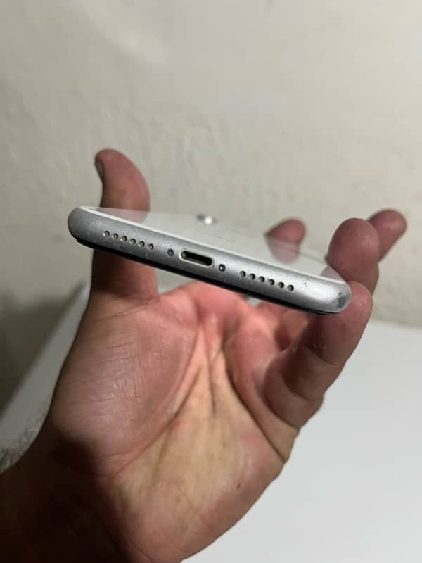 IPHONE XR  (PTA APROVED) ORIGINAL GANIUNE PHONE. NO OPENED 5