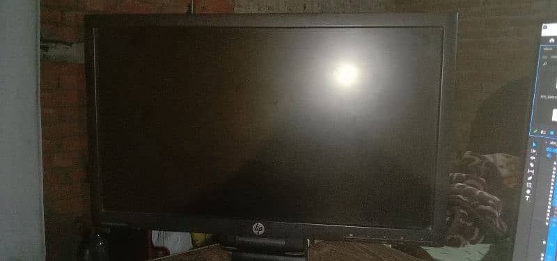 hp 22 inch LCD 0