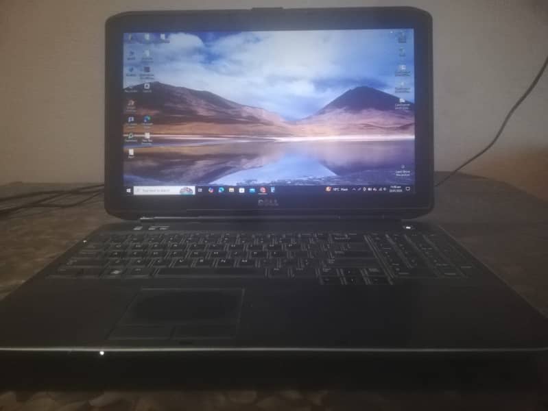 Dell Latitude E5530 0