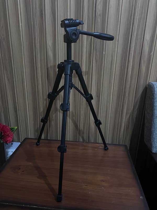 Velbon EX-Macro Tripod – Compact & Lightweight for Macro Photography 3