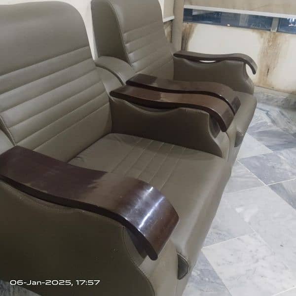 5 seater sofaa set 0