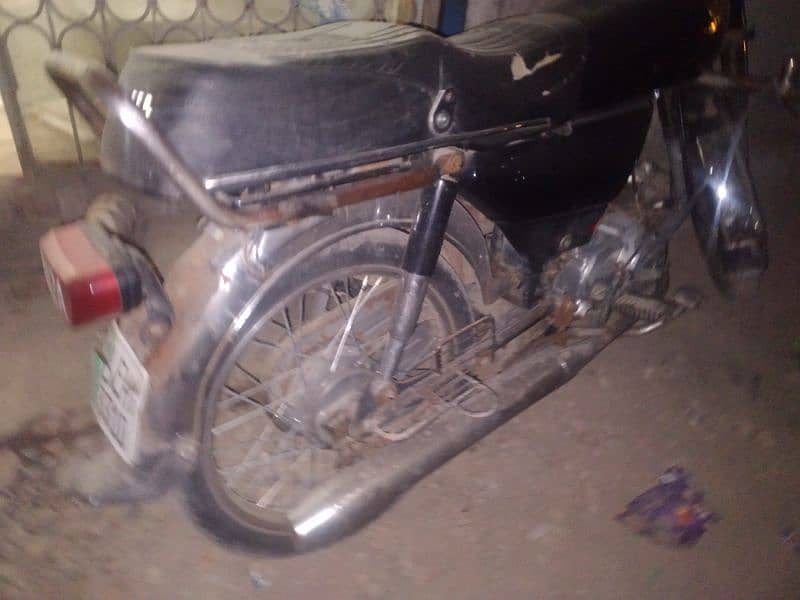 Honda cD 70 all documents ok hai price 40k 1