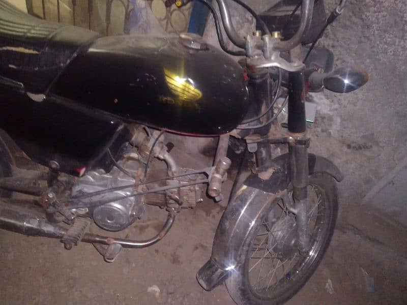 Honda cD 70 all documents ok hai price 40k 3