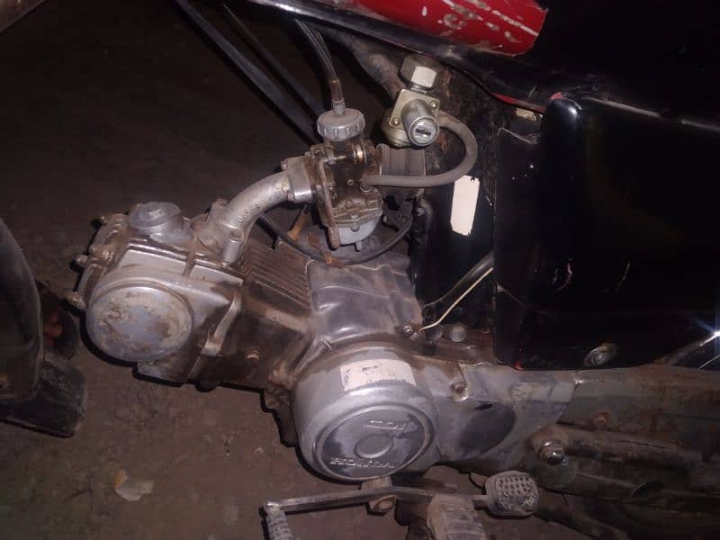 Honda cD 70 all documents ok hai price 40k 5