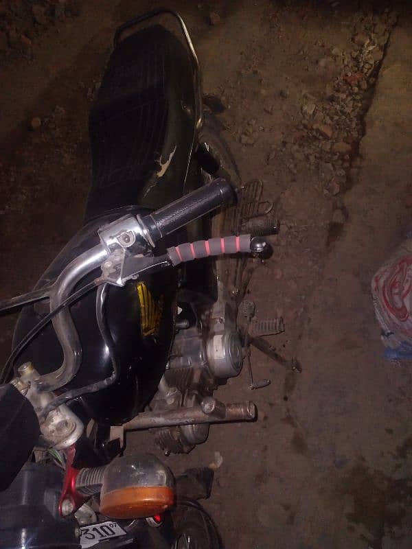 Honda cD 70 all documents ok hai price 40k 6