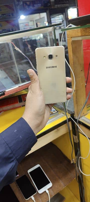 SAMSUNG'S GALAXY'S J3 PRO 1