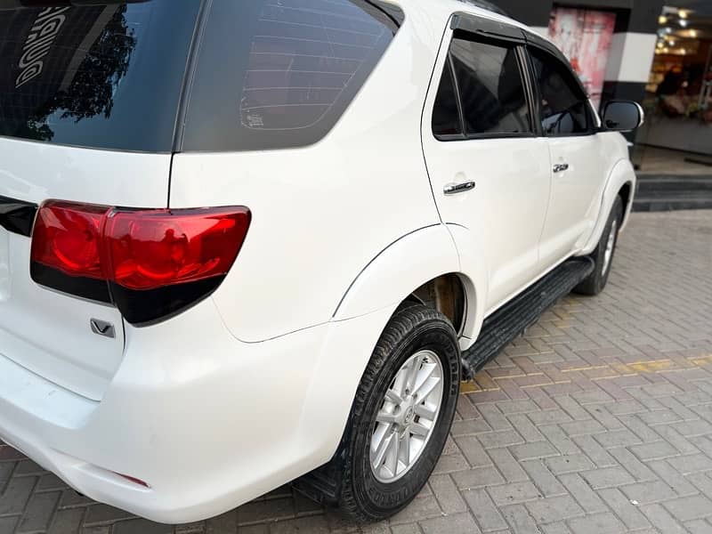 Toyota Fortuner V 2014 5