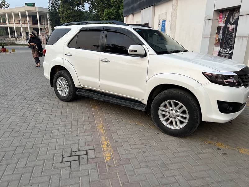 Toyota Fortuner V 2014 9