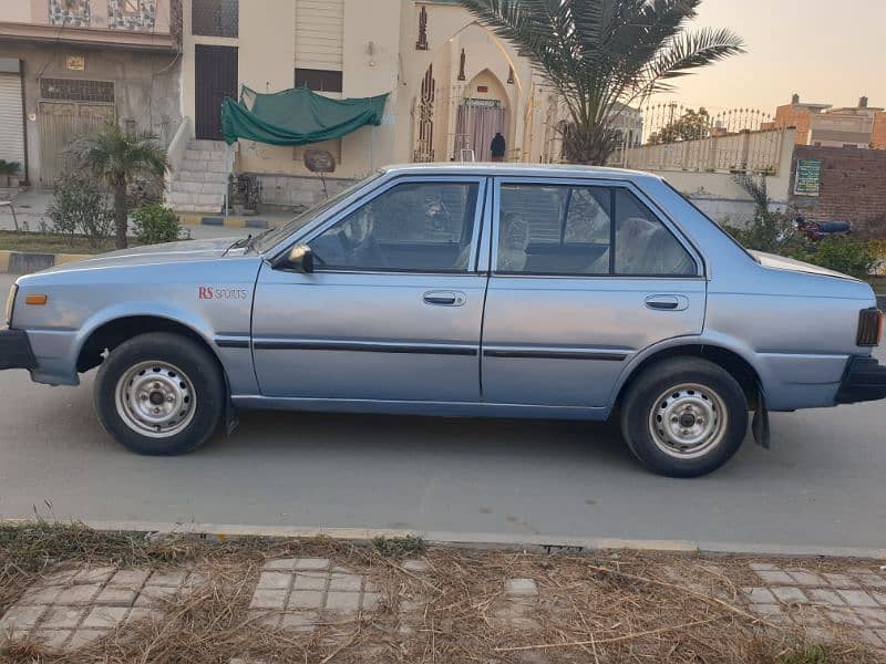 Nissan Sunny 1988 4