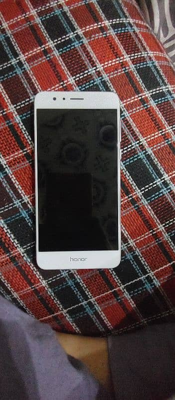 urgent for sale honor 8 neat and clean condition 1