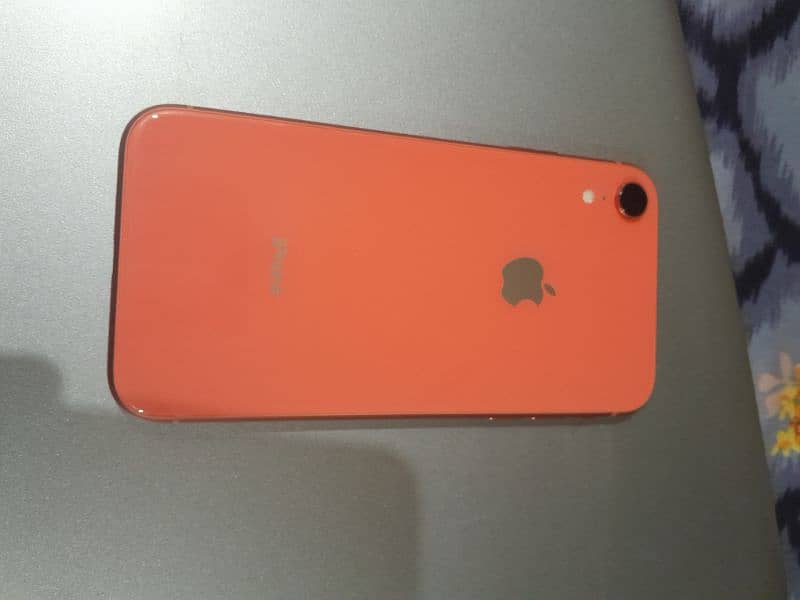 iphone xr good condition 0