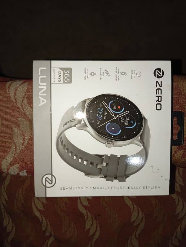 Zero Luna Smartwatch slightly used 10/10 3