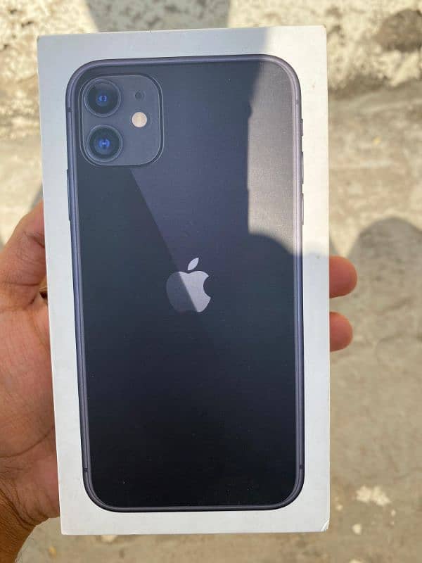 iphone 11 with original box! 0