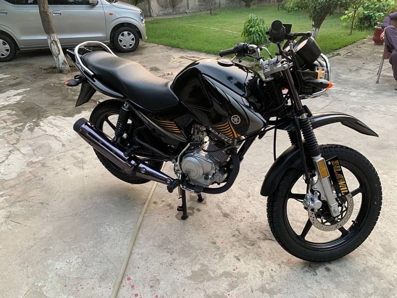 Yamaha 125 YBRG 2024 3