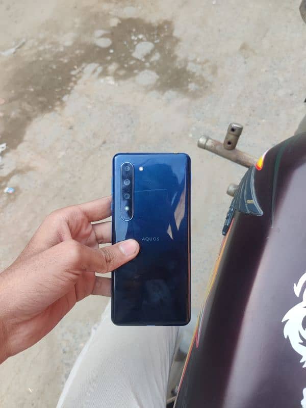 Aquos r5 non pta 5G 8