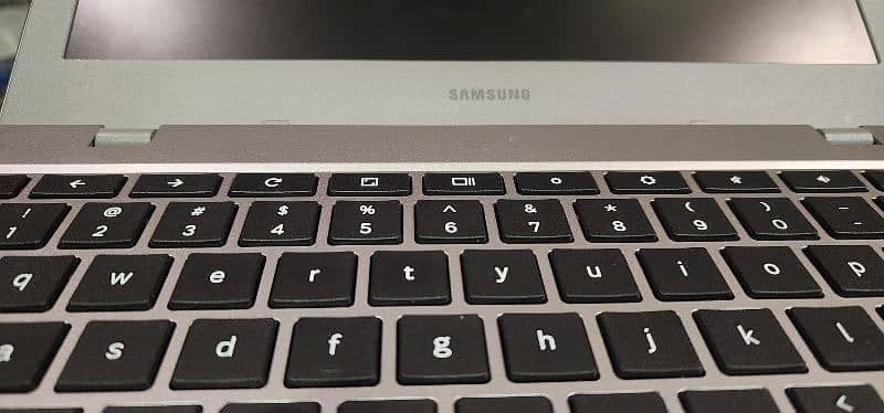 Samsung chrome Book4 10th generation 4gbddr4 32gb rom android 13 3