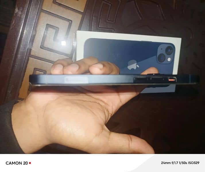 iPhone 13 10/10  condition available with box and charger 2