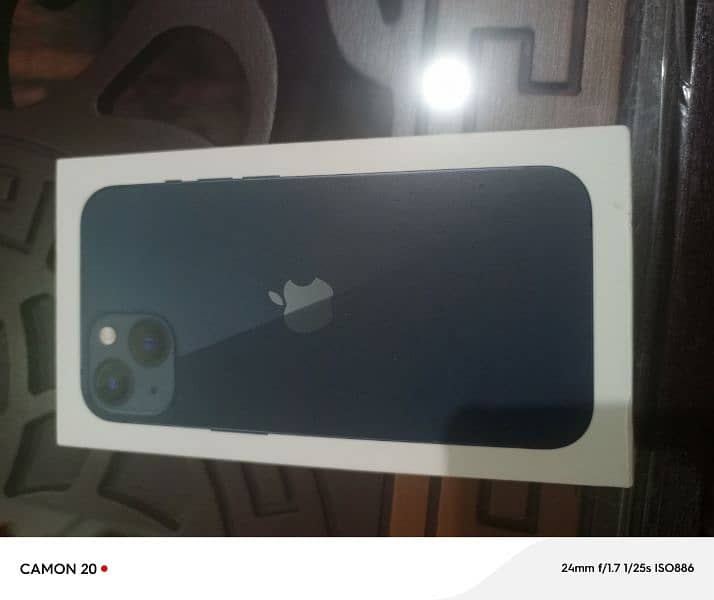 iPhone 13 10/10  condition available with box and charger 4