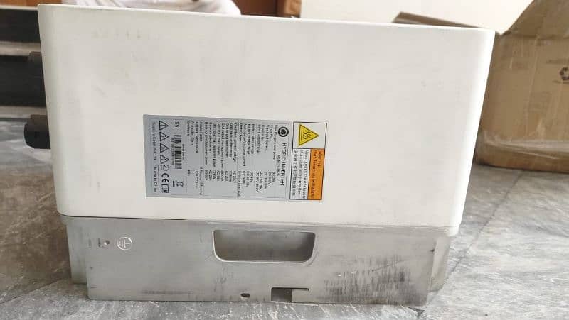 Used 6KW Hybrid Solar Inverter for Sale 2