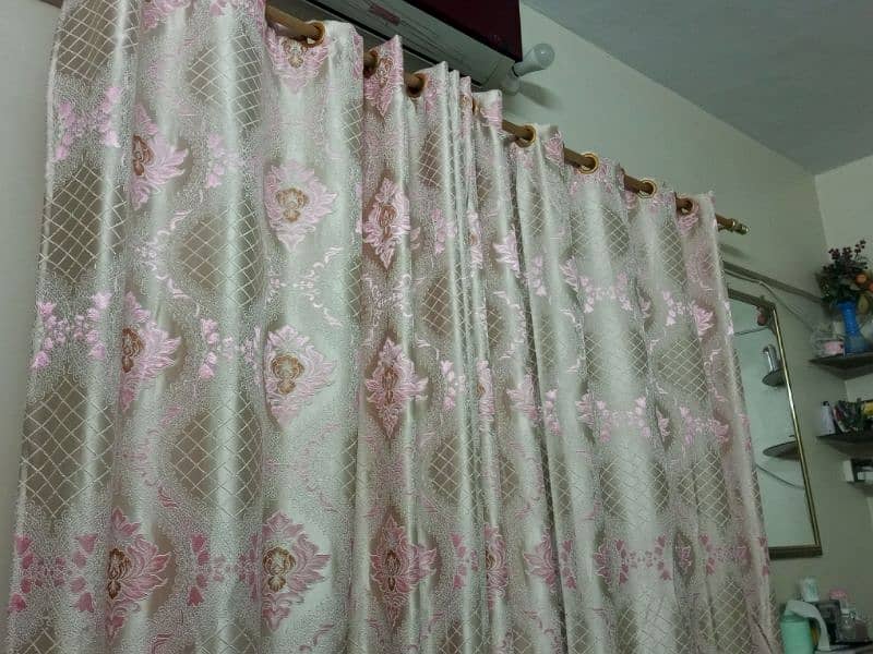 good condition curtain 9/10 5 pieces for 6000 rs. 5