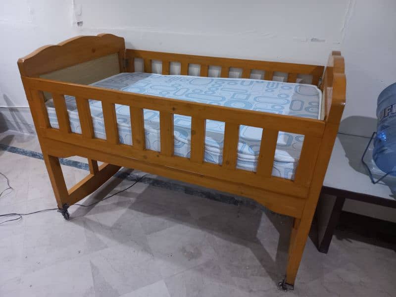 cot of chinar wood  . perfect condition 1