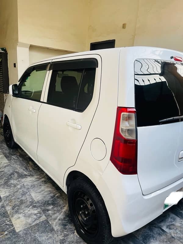 Suzuki Wagon R 2015 3