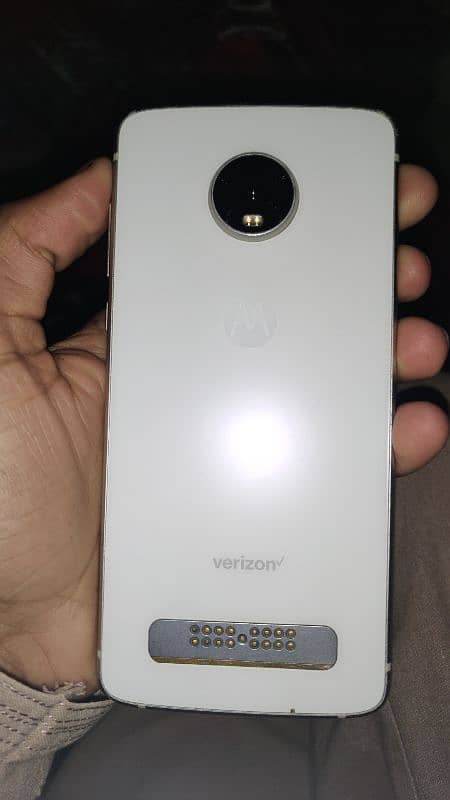 moto z4 0