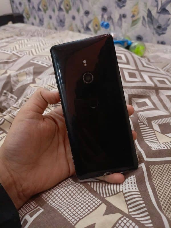 Sony xperia xz3  (PTA APPROVED) 4