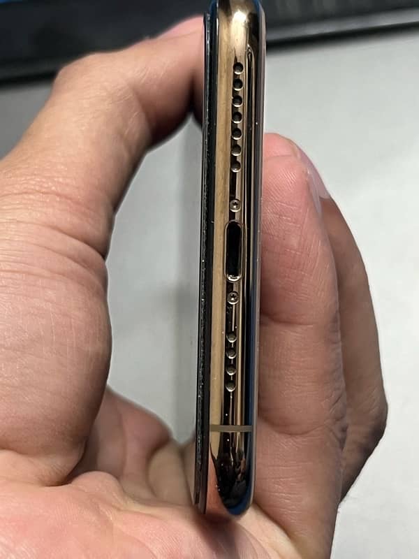 iphone xs max pta approved 64 gb 90 battery health 7