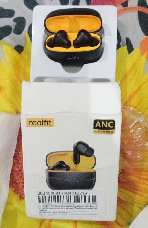 Realfit F3 active noise cancellation (ANC) 0