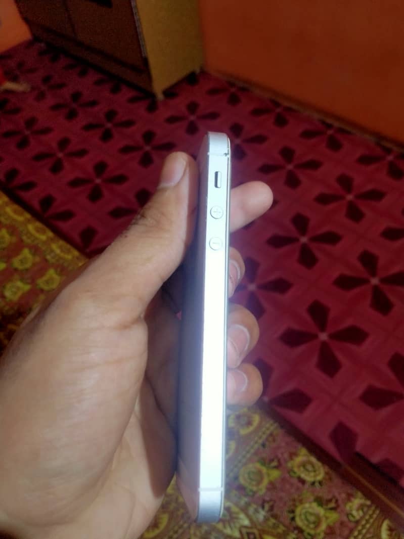 iPhone 5s 64 GB PTA proved 3