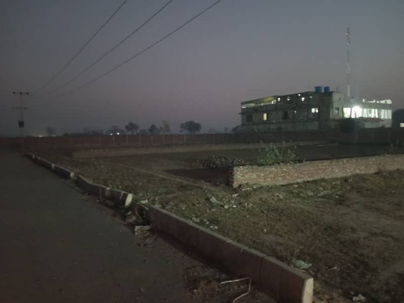 100 Marla Land for Farm House or Big Villa Near Raiwind Road Lahore 3