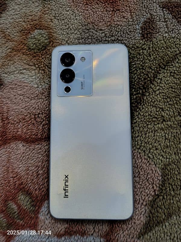 Infinix Note 12 White Colour 0