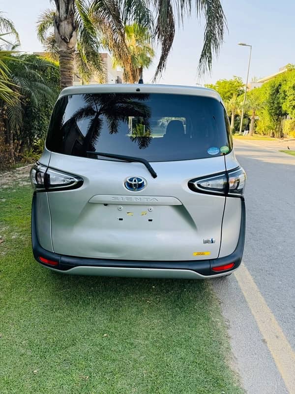 Toyota Sienta 2019 1