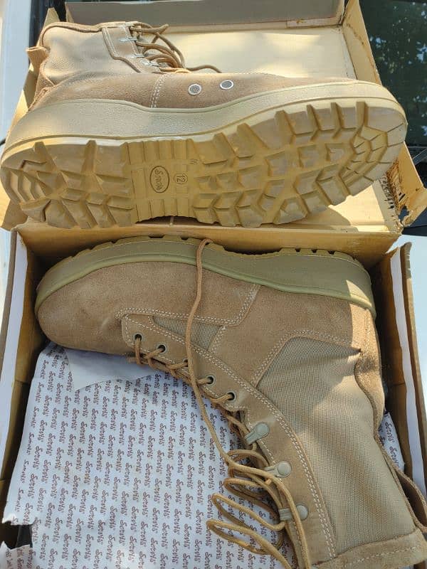 Service Boots New 12 size 2