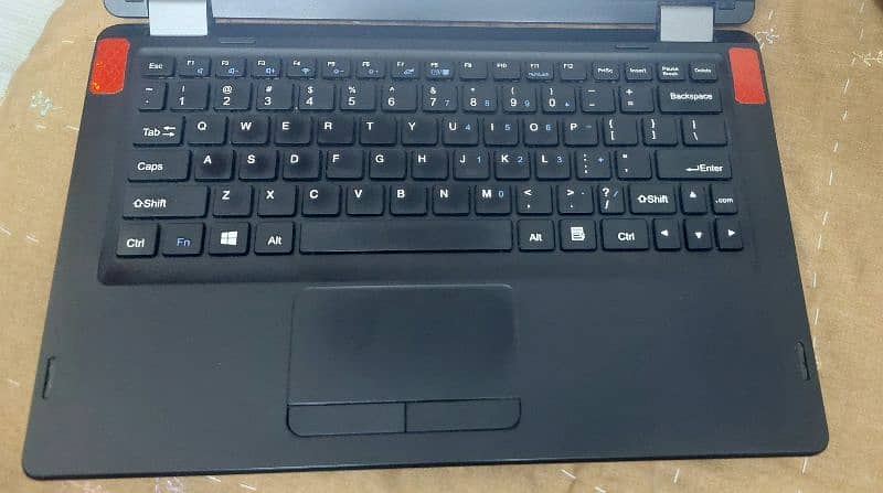 Haier Y11C Laptop 0