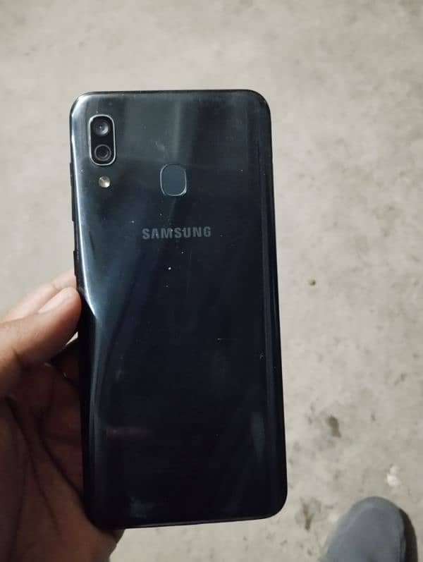 Samsung A30 for Sale not open 0